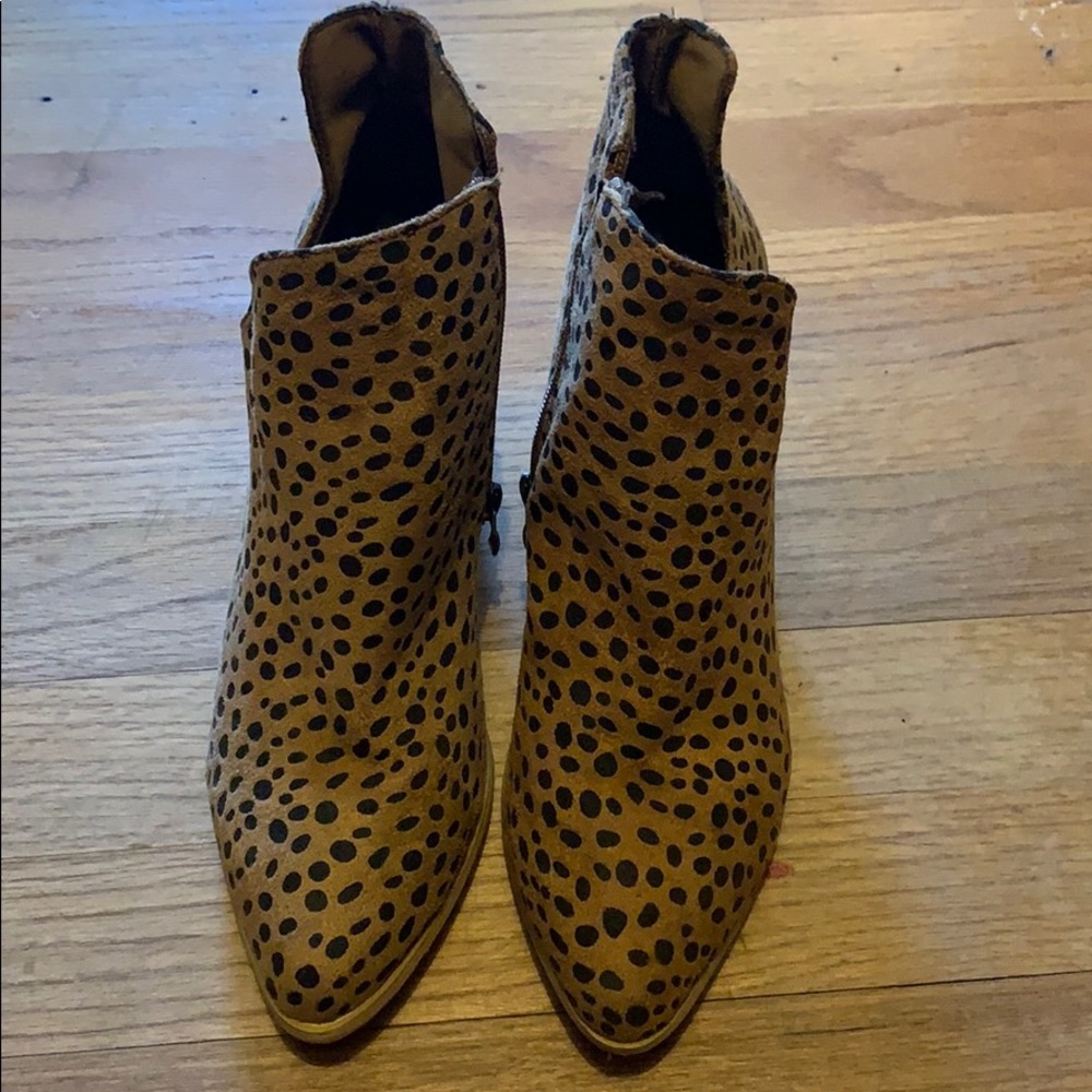 Boots - Picture 4 of 5